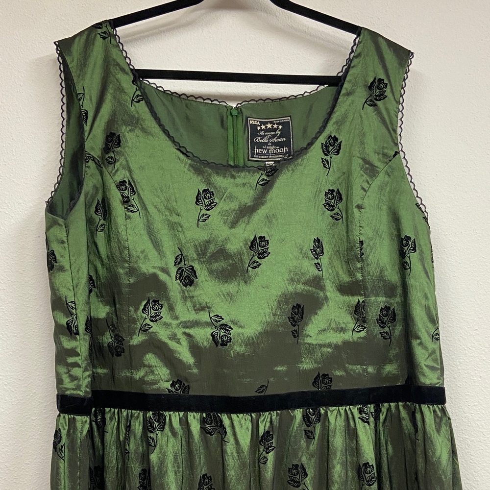 Neca Bella Swan Birthday Dress size 5XL twilight, vampire, collectible ASOS EUC - Picture 5 of 14